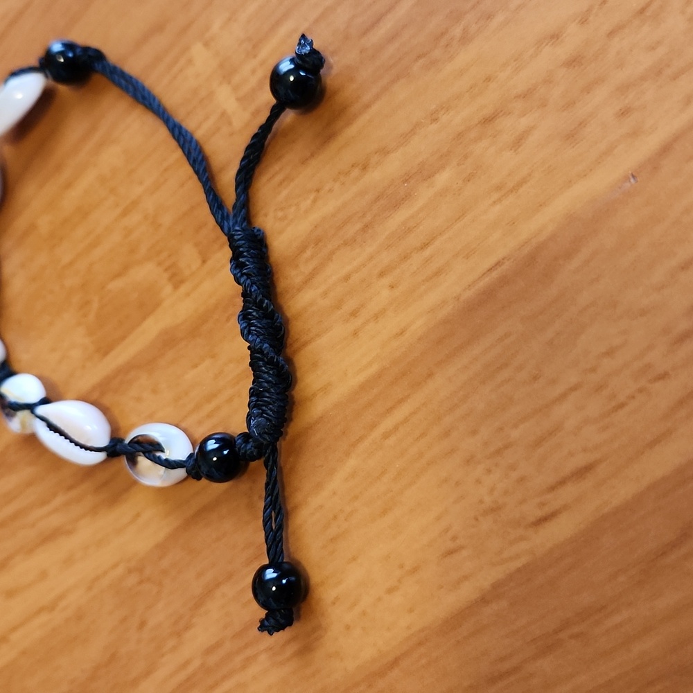 Shell bracelets - Picture 3 of 3